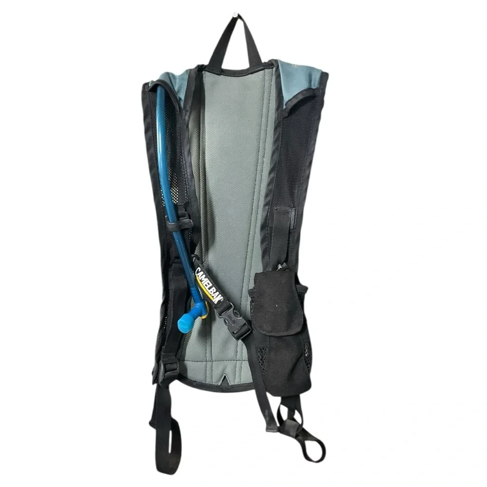 🚵‍♂️ Vintage CamelBak Hydration Pack‎ 💦 Rugged Outdoor Cycling Bag